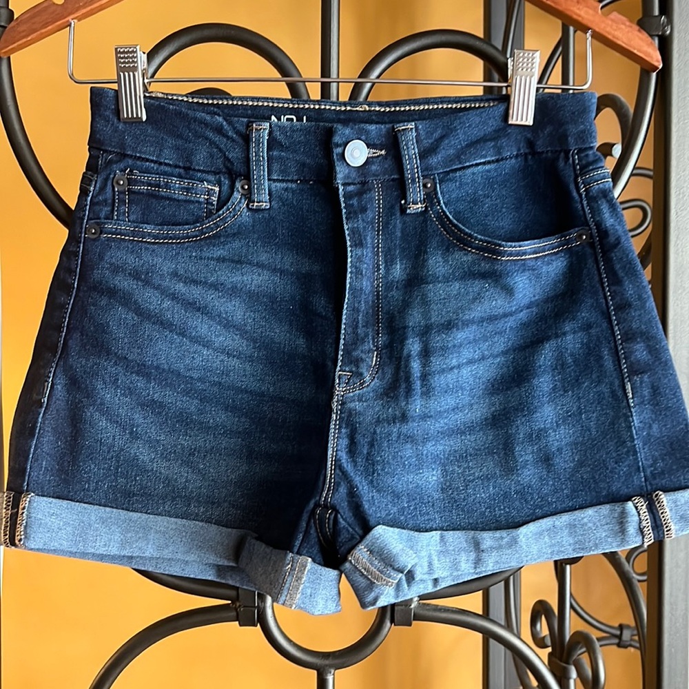 NO BOUNDARIES Jean shorts - Picture 1 of 8